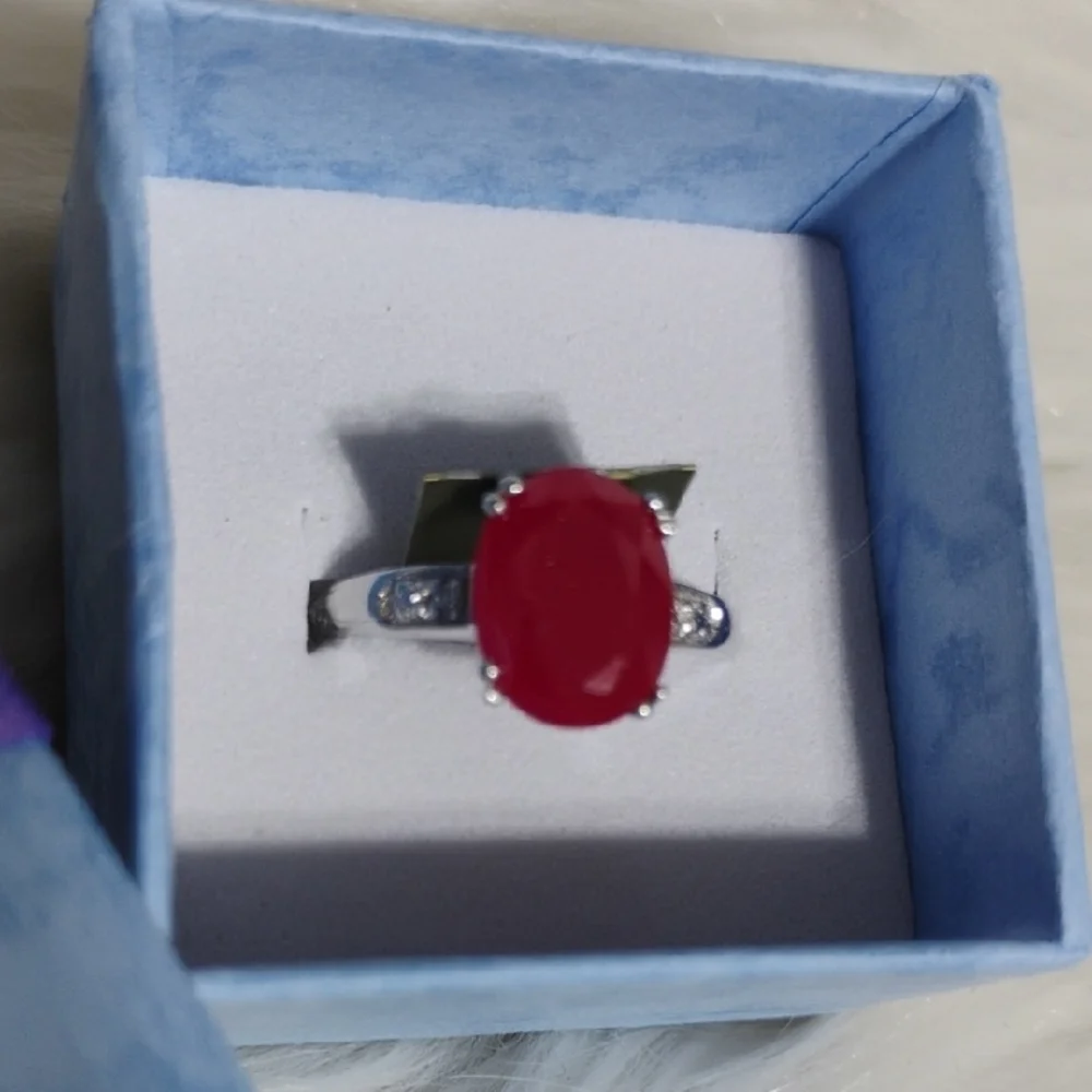 SALE! Radiant 10kt Solid White Gold Genuine Ruby & Diamond Engagement Ring - Picture 14 of 16